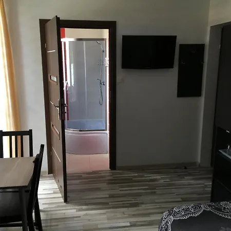 Pokoje Goscinne Koral Штутово